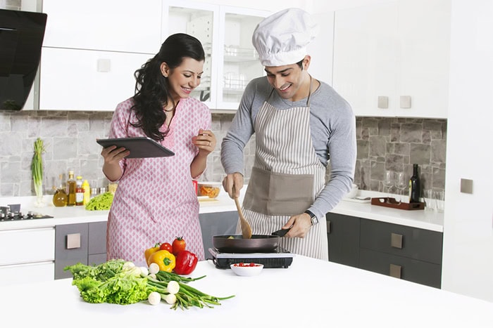 Meal Planning & Voice-Guided Cooking